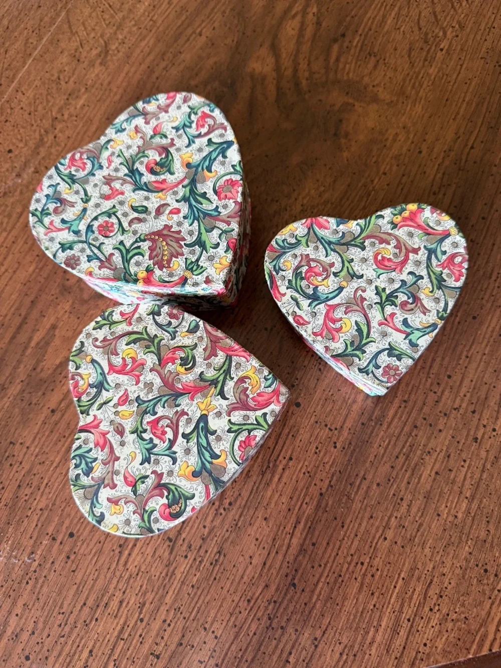 Set of 3 Heart Nesting Italian Florentine Papier Mache Jewelry Storage Boxes